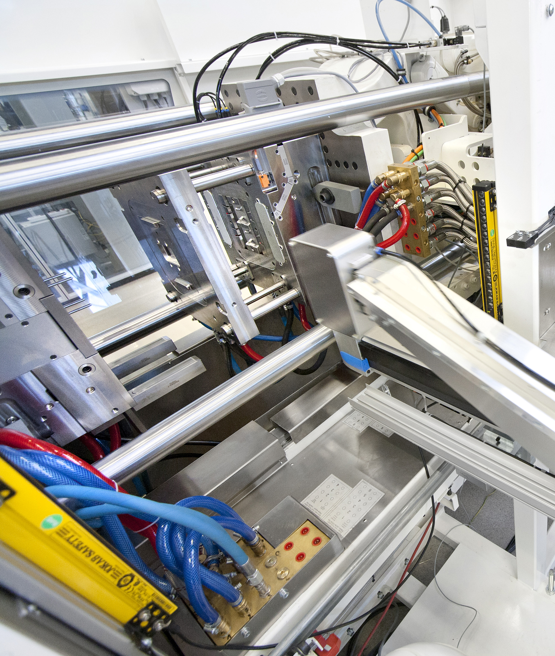 Figure 3: A detailed view: The Z.NFS needle separating system can separate 4– 32 needles or cannulas with up to 12 cycles per minute. Currently, diameters from 0.2 mm and lengths up to 45 mm can be processed.